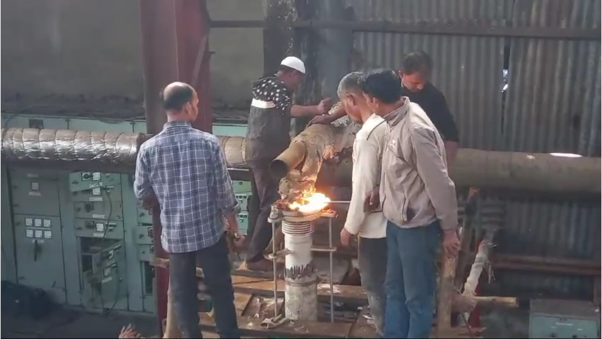 নাটোরে নর্থ বেঙ্গল চিনিকলে টারবাইন বিস্ফোরণ; আখ মাড়াই বন্ধ