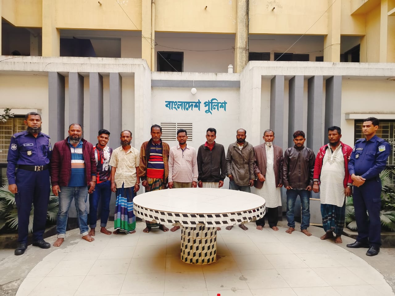 ময়মনসিংহ কোতোয়ালী মডেল থানার অভিযানে  আটক ১০