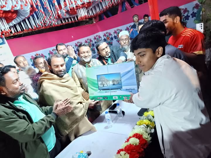 ত্রিশালে ব্যাডমিন্টন ফাইনাল খেলা