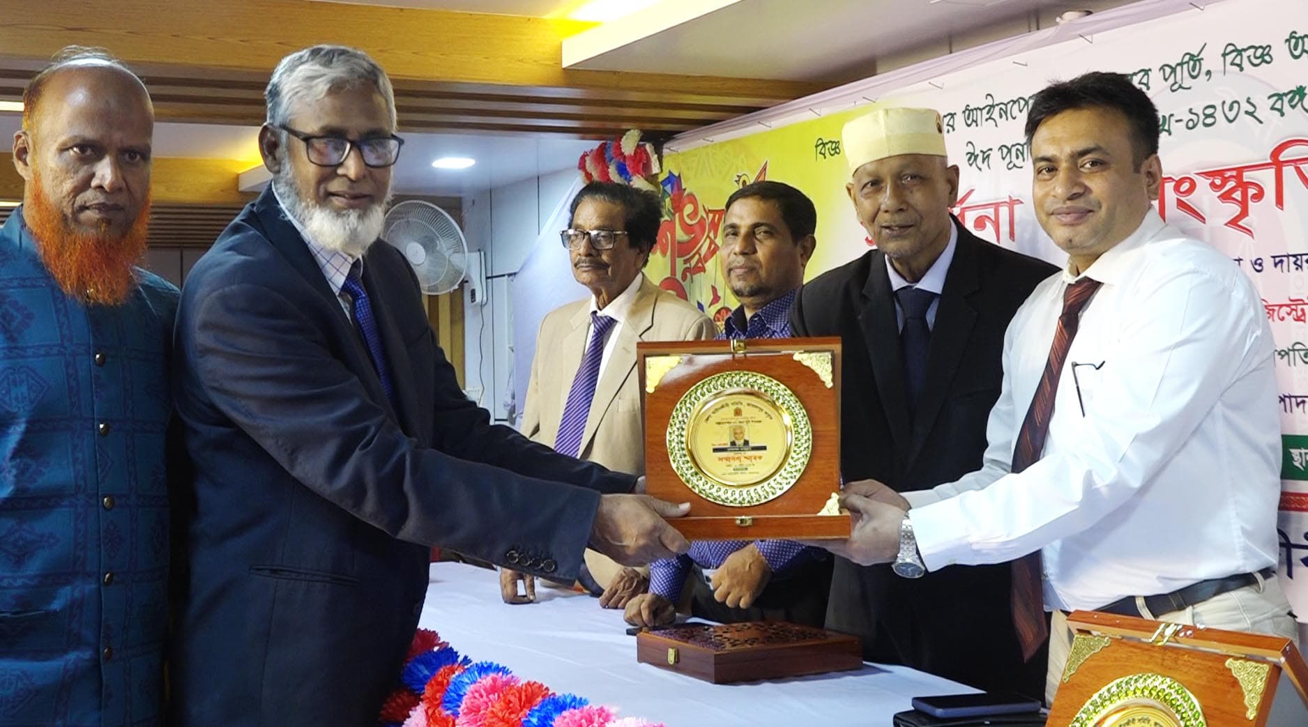 জামালপুরে আইনজীবী ও তাদের কৃতি সন্তানদের সংবর্ধনা
