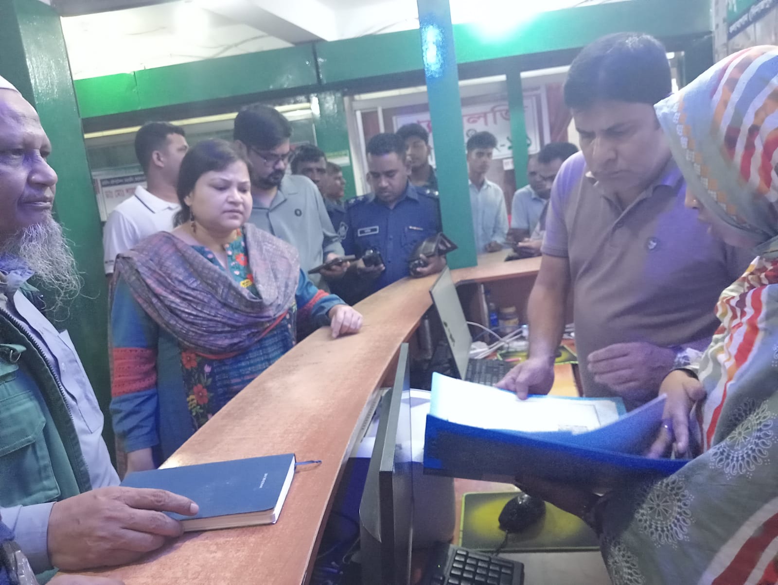 দিনাজপুরের বিরামপুরে ক্লিনিক ও ডায়াগনস্টিক সেন্টারে অভিযান