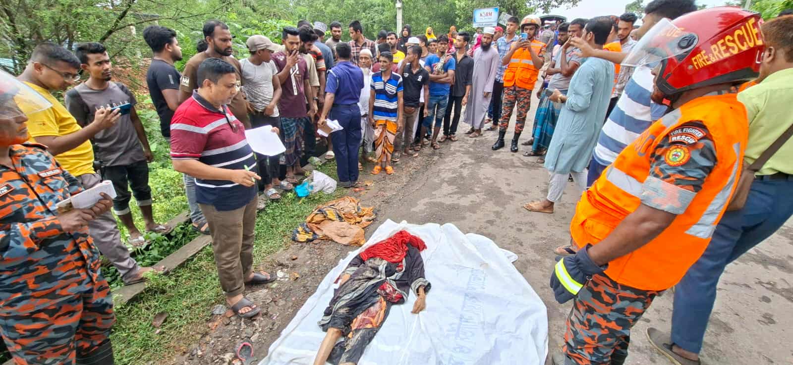 শরণখোলায় বাস চাপায় মারা যাওয়া অজ্ঞাত নারীর পরিচয় মিলেছে