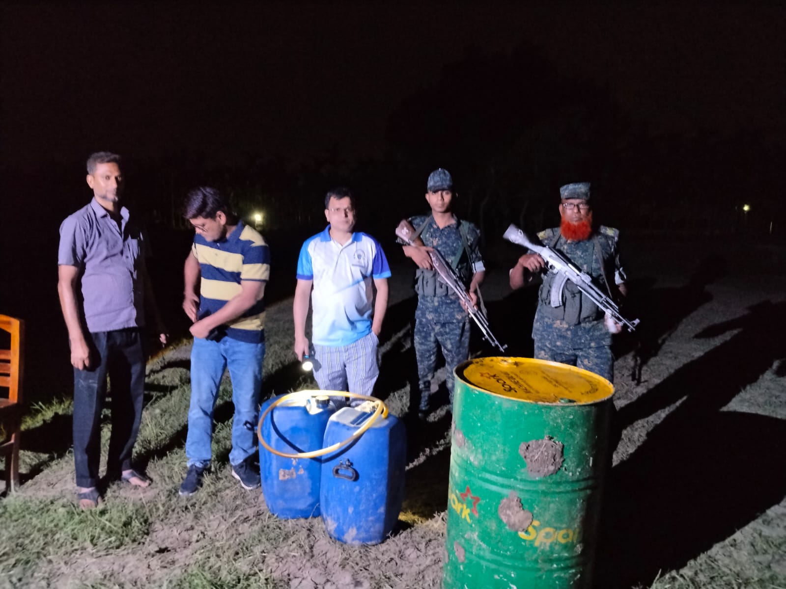 নাটোরে ঔষধি গ্রামে অবৈধ পুকুর খননে অভিযান: ভ্রাম্যমাণ আদালতে ব্যাটারি ও যন্ত্রপাতি জব্দ