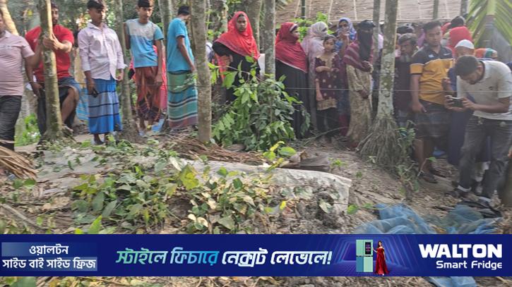 নিখোঁজ ভ্যানচালকের লাশ মিলল মামাতো ভাইয়ের কবরে