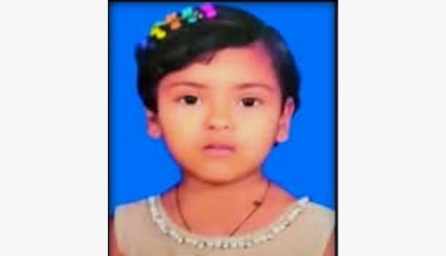 কিশোরগঞ্জে   বাস চাপায়  স্কুল ছাত্রীর মৃত্যু