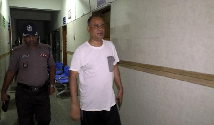 শেরপুরে মধ্যরাতে নারীসহ পাসপোর্ট কর্মকর্তা আটক 